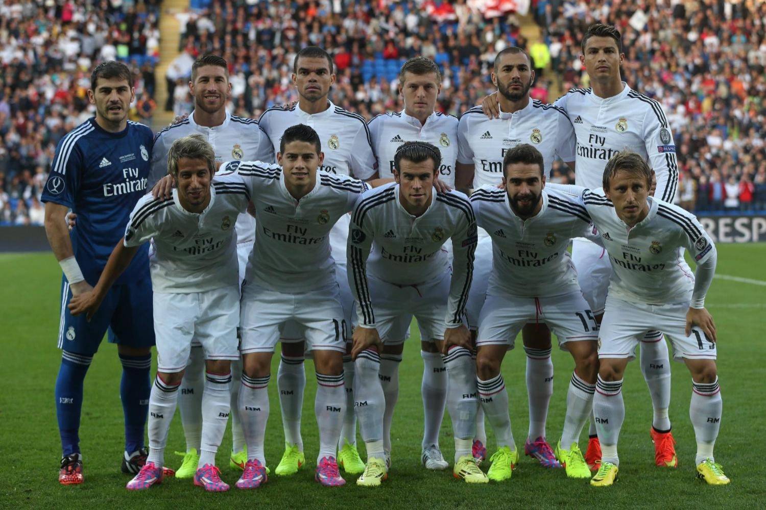 42分也带不动！湖人三连败背后：5000万先生隐身，东契奇累到扶膝盖