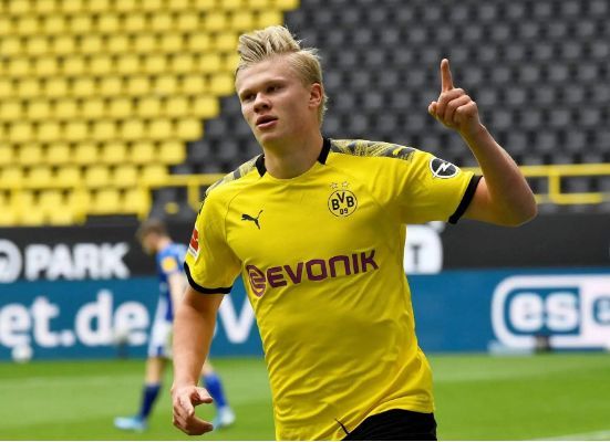 官方：上海申花宣布38岁的于汉超正式退役