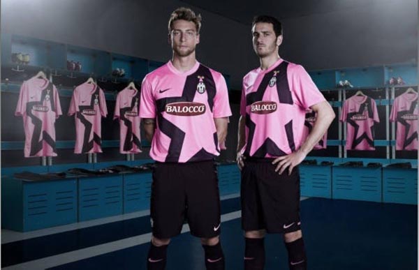 雷迪克终于看明白了！发布会高度称赞詹姆斯与东契奇挡拆配合，默契堪称无解