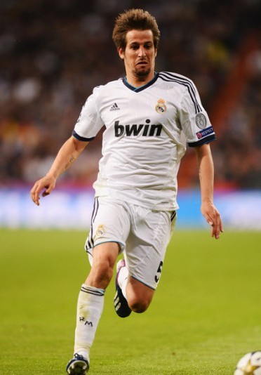 美记：里夫斯是珍妮巴斯力保的球员，湖人管理层不太可能交易他